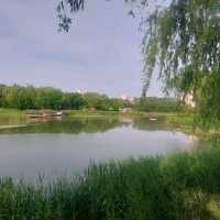 Fangshan Red Scarf Park, water world in the heart of the city