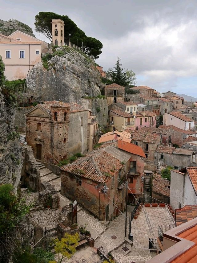 🌄 Echoes of Ancient Greece – Bova, Calabria