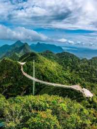 🌉 Langkawi Sky Bridge – A Thrilling Walk Above the Clouds