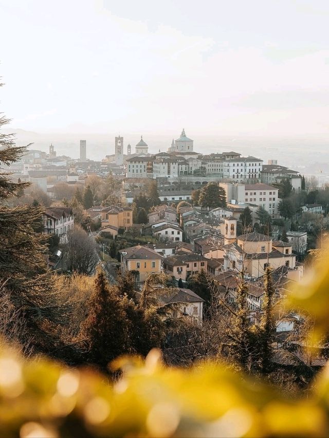 🏰🧡 “Stone Walls & Sky-High Views: My Perfect Day in Bergamo” 🇮🇹