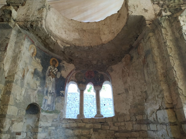 Located in the town of Demre, Antalya, Turkey, the St. Nicholas Church (Noel Baba Kilisesi in Turkish) is a significant religious and historical site. It is dedicated to St. Nicholas, the 4th-century 