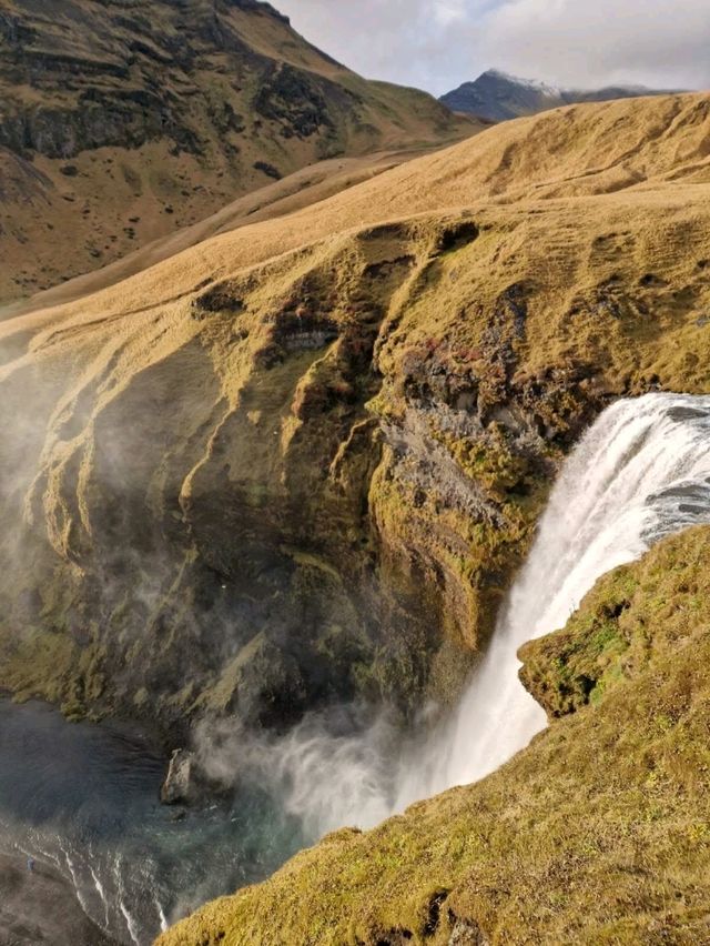 Waterfalls in South Iceland: A Must-See Natural Wonder 🌊🏞️