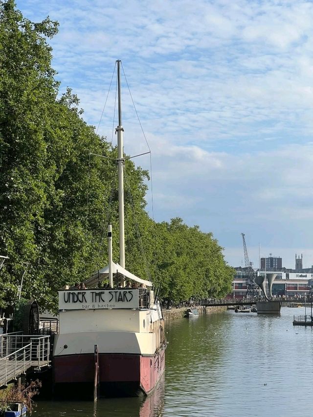 Bristol Halloween: Spooktacular Shenanigans! 👻 Bristol Halloween: Spooktacular Shenanigans! 👻
