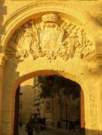 Gateway to History – Mdina Gate, Malta 🚪🏰