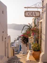 𝑫𝒊𝒔𝒄𝒐𝒗𝒆𝒓 𝒕𝒉𝒆 𝑴𝒂𝒈𝒊𝒄 𝒐𝒇 𝑺𝒂𝒏𝒕𝒐𝒓𝒊𝒏𝒊, 𝑮𝒓𝒆𝒆𝒄𝒆