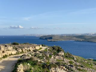 秋のハイキング: ゴゾ島