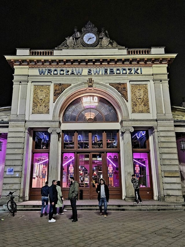 Hala Świebodzki: Wrocław's Massive Social Hub 🚂🍻