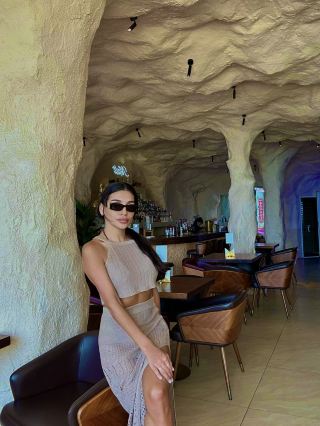 คาเฟ่ถ้ำในหมู่บ้านเทียนย่า เมืองซานย่า 🍝🏜️📸