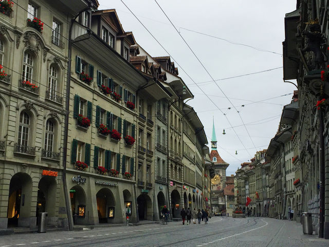 Bern Strolling Guide