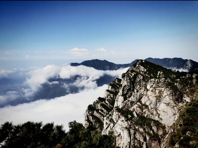 江西廬山,不識廬山真面目,只緣身在此山中