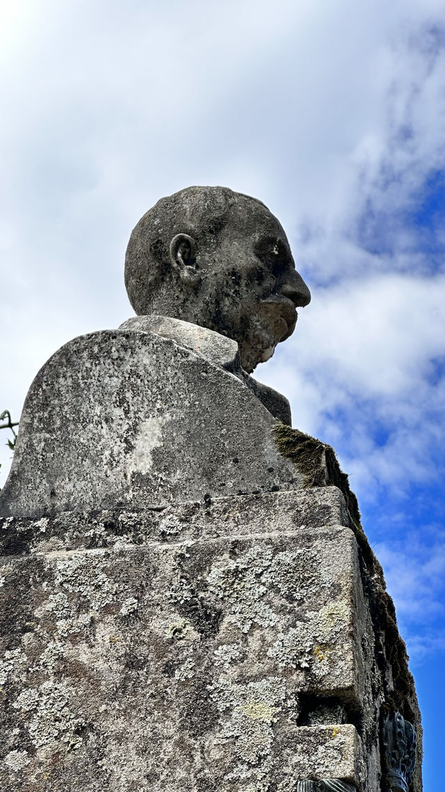 獻給政治家愛德華多·維森蒂的紀念碑Monumento a V