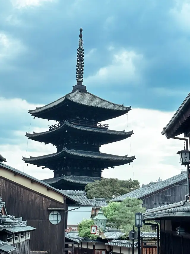 Must-visit spot in Kyoto, Japan: Yasaka Tower at Hokanji Temple