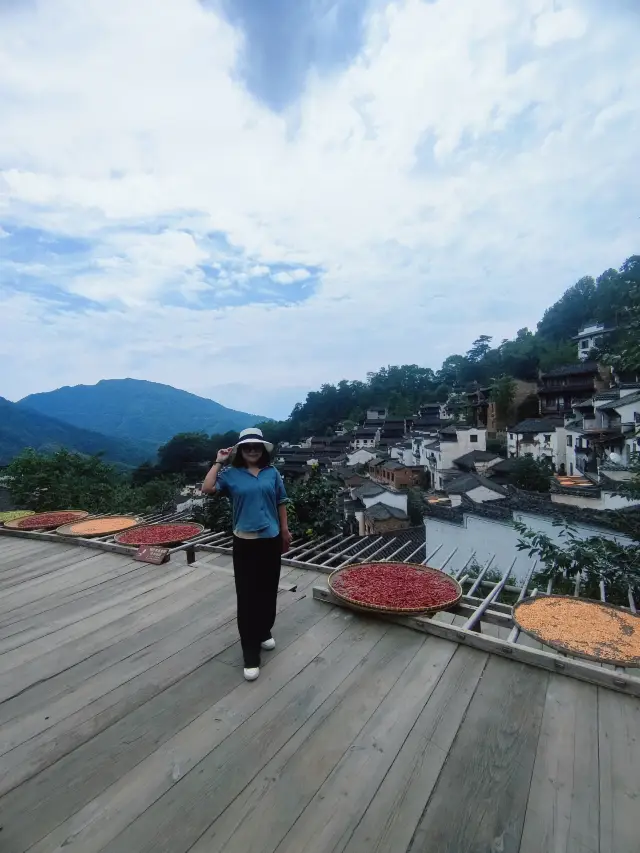 婺源親子遊|"懸崖上"的古村，篁嶺曬秋
