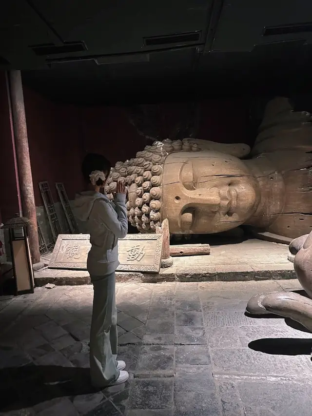 Beijing | The Buddha statue at Wangfujing Heping Guoju