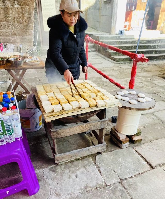 比起磁器口，我更喜歡這個古鎮的人間煙火