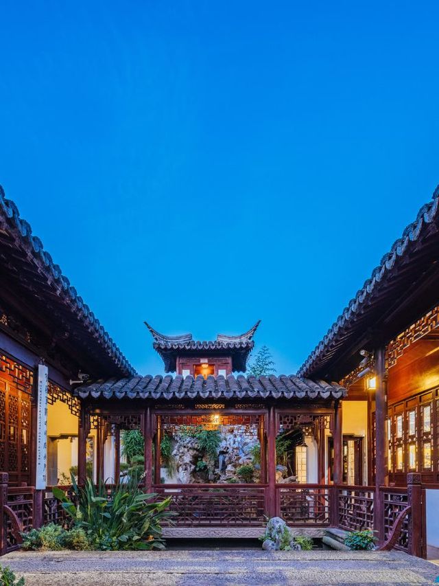 🌸 Suzhou Serenity: Discover Moke Garden Hotel 🏡