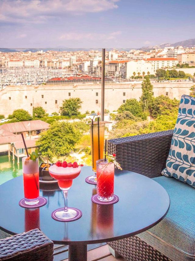 🌟 Marseille Magic: Sofitel's Seaside Splendor 🌊