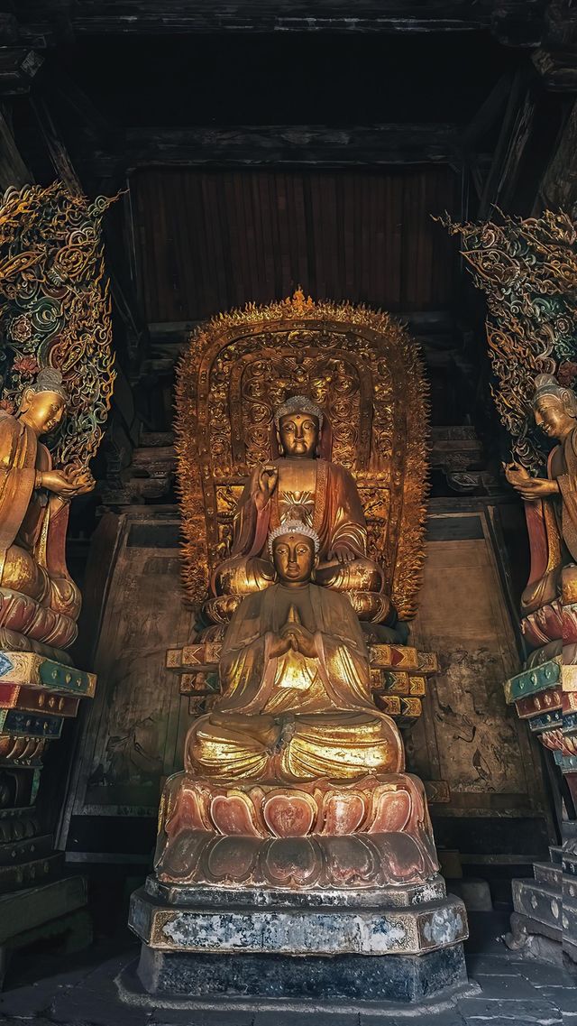 山西崇慶寺，讓我們一睹活生生的彩塑吧!