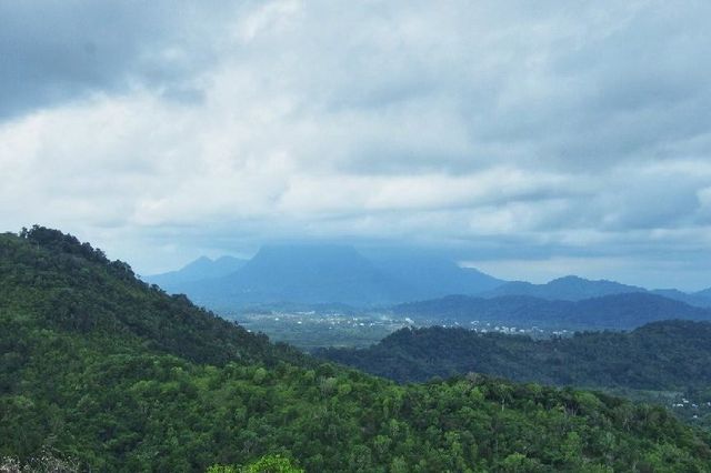 山口洋：印尼藍海的珍珠之旅。