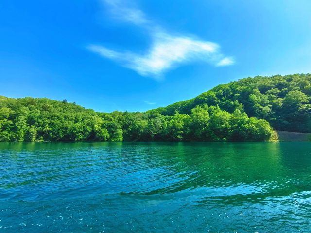 吉林通化三角龍灣國家森林公園｜國慶最美賞秋之選。