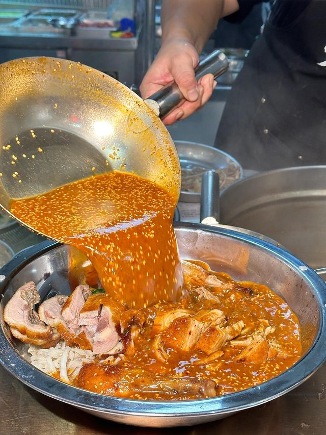 丹陽嘅!呢間新開嘅冒菜好好食啊啊啊啊!!丹陽吾悅新開嘅冒菜館!真係太香!浸滿湯汁嘅烤鴨皮韌勁十足。