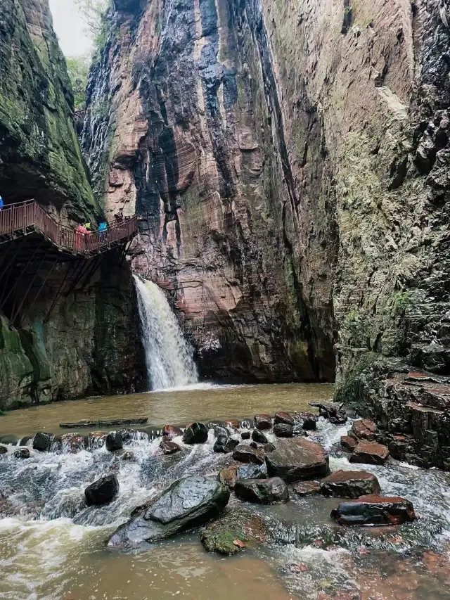 Luoyang||Longtan Gorge.