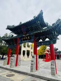 紅牆綠瓦故宮風—鄭州文廟