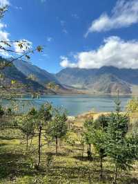 四川涼山冶勒湖｜雪山下的小北海道