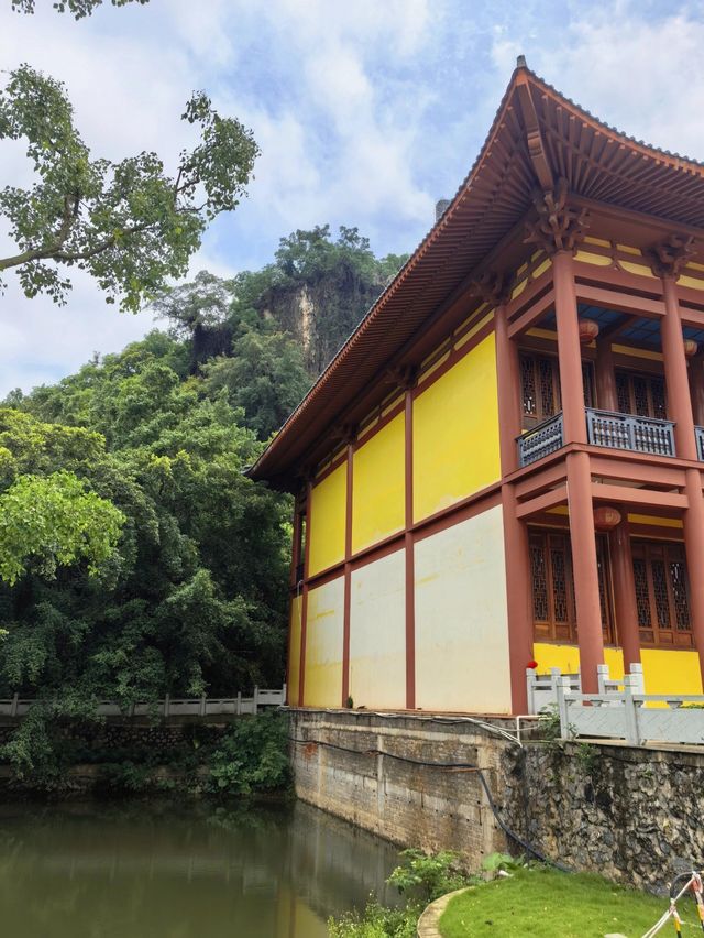 廣西貴港南山寺|年輕人的苦，寺廟才知道