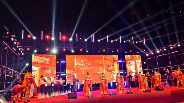 天津鼓樓新春燈會節目表演