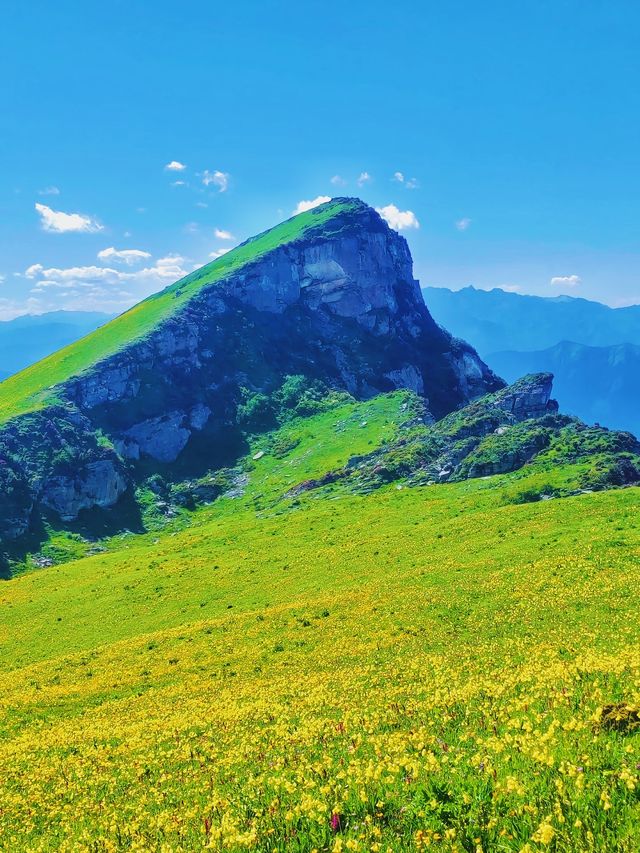 漫步九鼎山，在山巒雲海間找尋心靈的棲息處