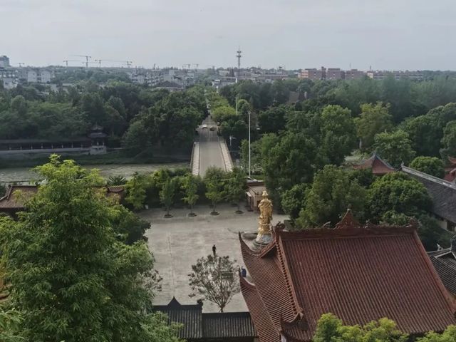 低調嘅百年古寺