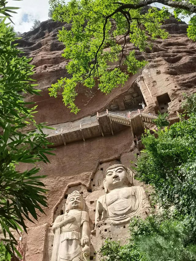 感受麥積煙雨：懸臂佛國的千年微笑