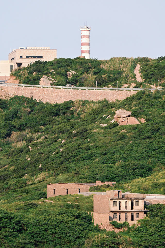 我搵到一座喺地圖邊緣嘅海島流放自己