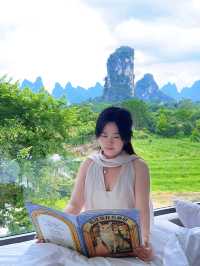 陽朔呢扇窗，讓我住進咗山水畫裏面