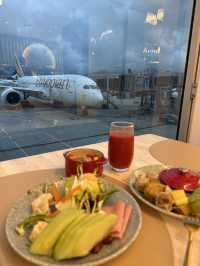 香港機場Kyra Lounge復活節體驗|港式豬扒飯+暖心紅豆沙❤️