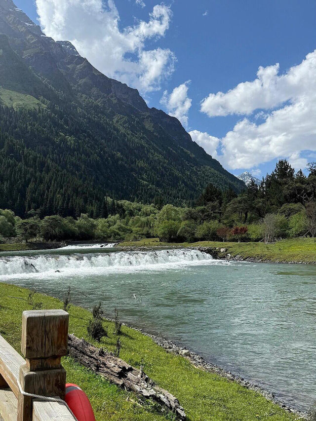 6.24📍四姑娘山已回!超實用個人經驗總結+live感滿滿的夏日漂流體驗,這裡的夏天真的太治癒啦🍃一秒走進宮崎駿動畫! 6.24📍四姑娘山已回!超實用個人經驗總結+live感滿滿的夏日漂流體驗,這裡的夏天真的太治癒啦🍃一秒走進宮崎駿動畫!
