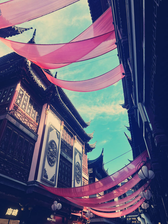 Yu Garden Shanghai - a Taste of China 