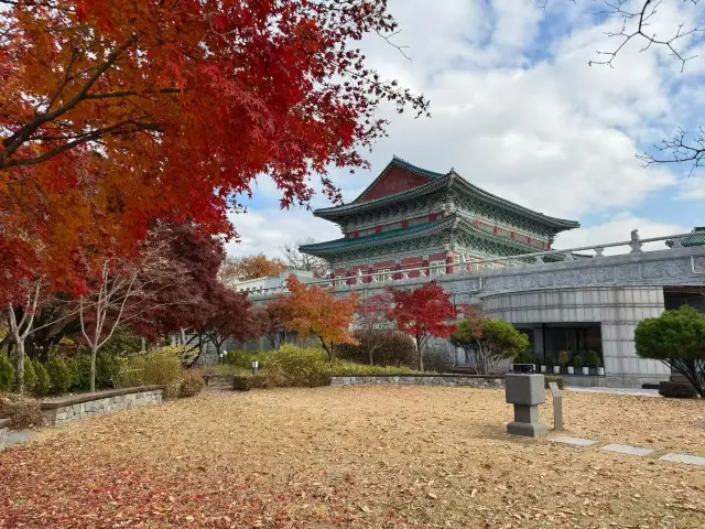 首爾秋日漫步地圖一秒墜入童話世界！