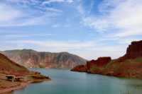 闖入丹霞與碧水交織的坎布拉地質公園