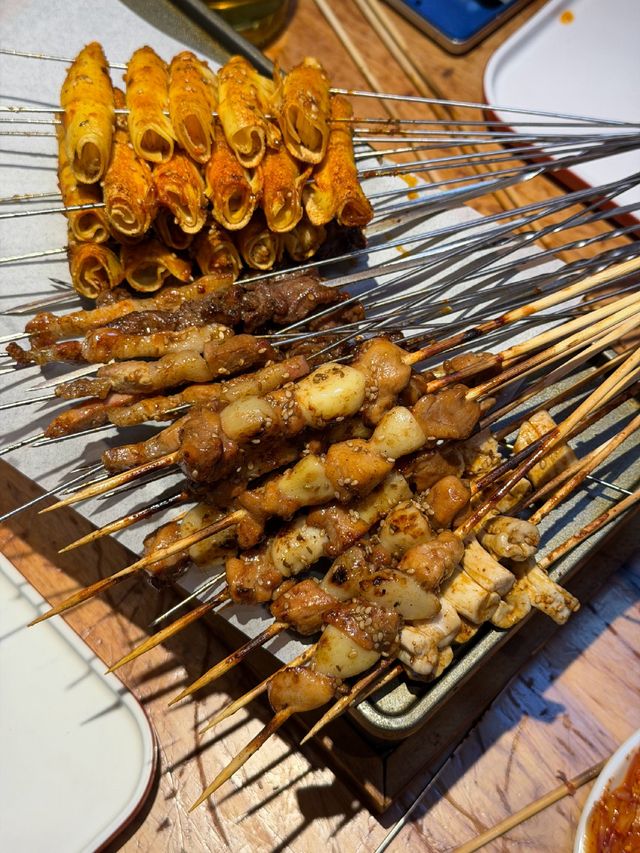 三天玩盡青島,海風與啤酒的治癒之旅 來到青島的第一天,就直接被綿長的海岸線和大海的顏色驚艷到!不愧 三天玩盡青島,海風與啤酒的治癒之旅 來到青島的第一天,就直接被綿長的海岸線和大海的顏色驚艷到!不愧