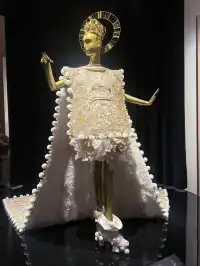 美到我在展館裡「哇」出了聲