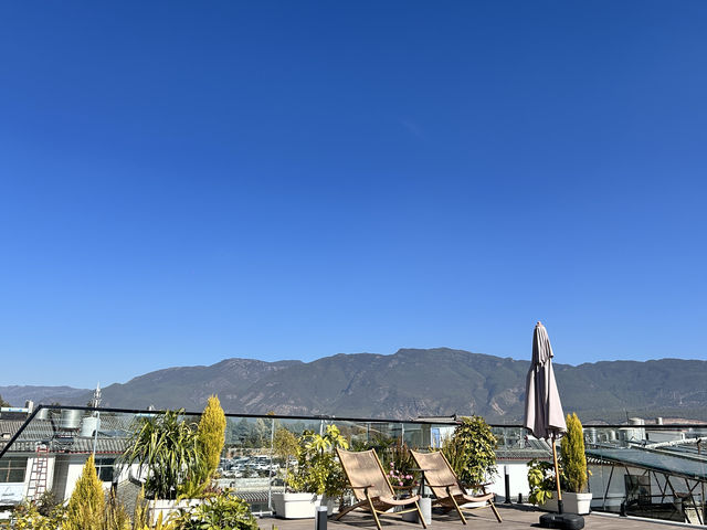 麗江避世指南｜這家束河民宿治癒了我99%的焦慮