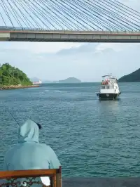 比起堅尼地城,我更愛這個海邊彩色小鎮….