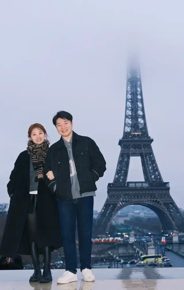 Must-visit Paris landmarks for couples, 1-hour quick photo shoot!