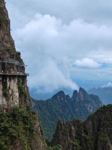 Lazy Traveler's Guide to Mangshan Wuzhifeng, a 5A Scenic Area