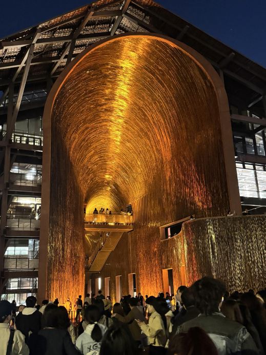 A must-see for nighttime visitors to Jingdezhen, the romantic
