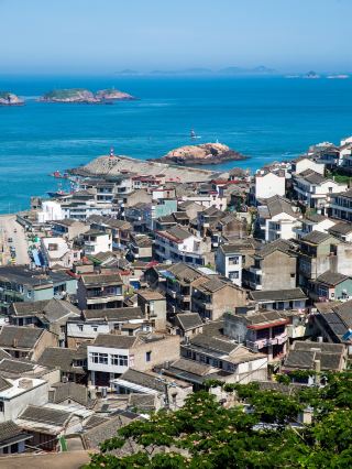 It's a pity if you don't visit Zhoushan, as you won't know how beautiful the islands are in midsummer.