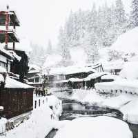 หมู่บ้านน้ำพุร้อนโบราณสุดคลาสสิกของญี่ปุ่น ❄️🇯🇵