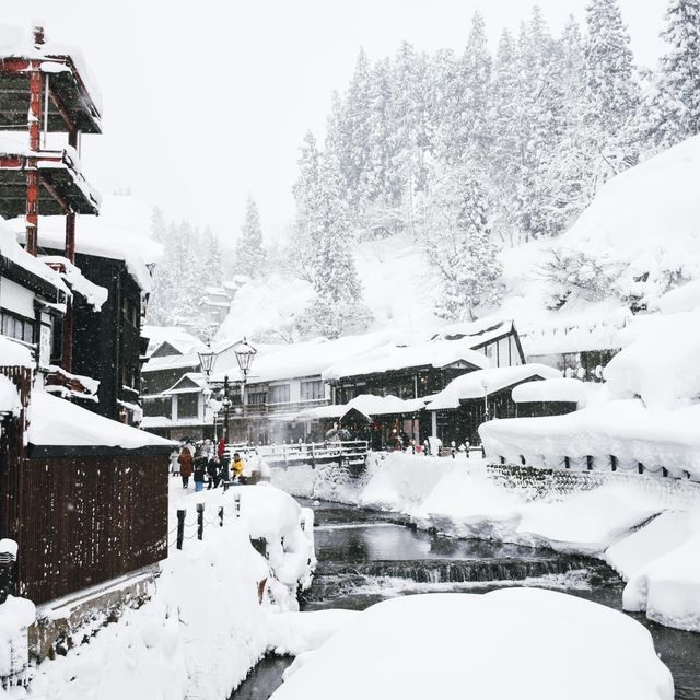 หมู่บ้านน้ำพุร้อนโบราณสุดคลาสสิกของญี่ปุ่น ❄️🇯🇵